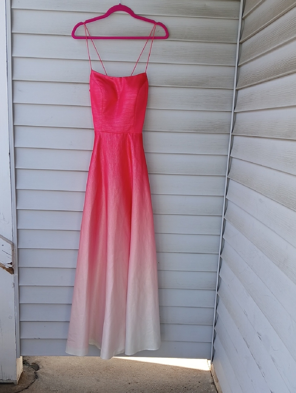 COLETTE MON CHERI Fuchsia-to-Cream Ombre Spaghetti-Strap Gown with Pockets